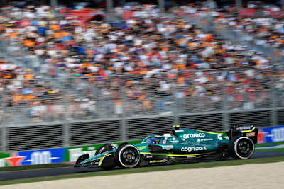 Da war Sebastian Vettels Welt noch in Ordnung, in Runde 24 flog der Aston Martin-Star ab