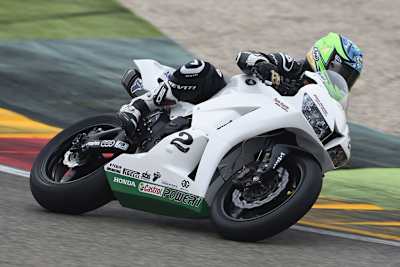 Patrick Jacobsen fährt in Aragón mit weißer Verkleidung