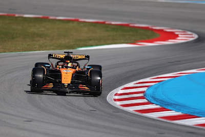 Oscar Piastri meldete sich im zweiten Barcelona-Training an der Spitze zurück