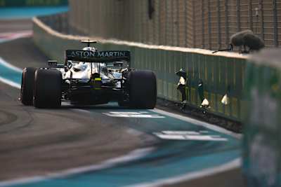 Sebastian Vettel nach seinem Mauerkuss