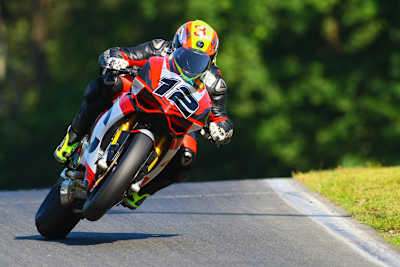 Javier Fores führt in der IDM Superbike