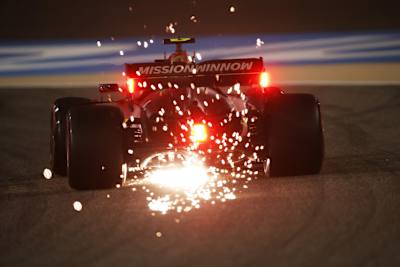 Carlos Sainz lässt es krachen