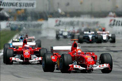 Michael Schumacher vor Rubens Barrichello, die übliche Reihenfolge