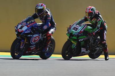 Auch im Rennen? Toprak Razgatlioglu (1) gegen Johnny Rea