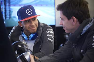 Lewis Hamilton mit Toto Wolff