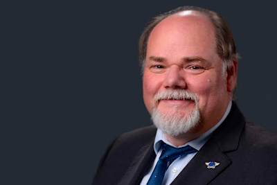 Roland Berger, auch gern "Honda-Berger" genannt, leitet als Direktor die Technische Kommission der FIM.