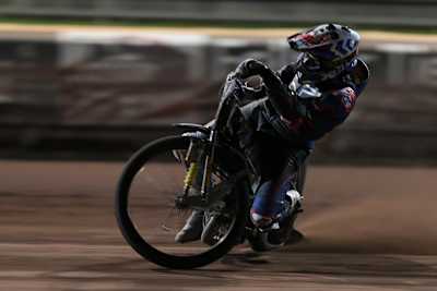 Reiti macht auf dem Speedwaybike eine gute Figur