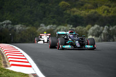 Lewis Hamilton blieb im ersten Training der Schnellste