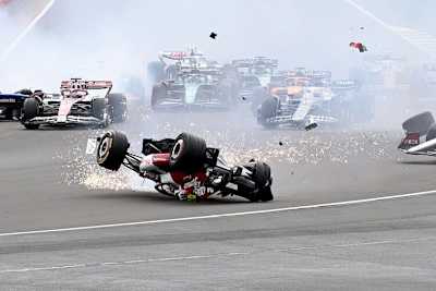 Horror-Unfall von Guanyu Zhou in Silverstone