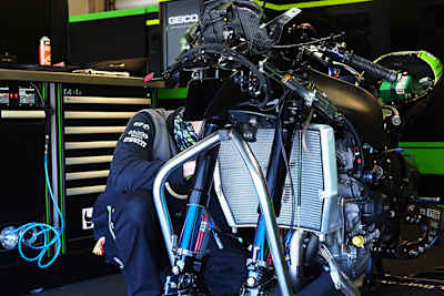 Mit der Kawasaki ZX-10RR ist gegen Ducati nicht anzukommen