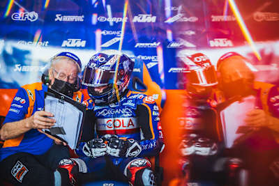 In der Tech3-Box: Guy Coulon an der Seite von Miguel Oliveira