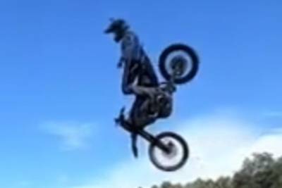 Der Frontflip von Jeremy Seewer aus anderer Perspektive