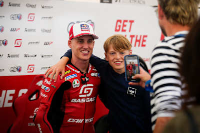 Schon in Goodwood war die Freude bei Pol Espargaró und seinen Fans groß