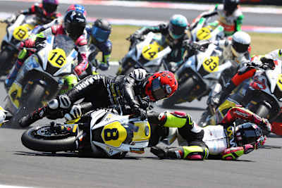 Die Australierin Tyla Relph (8) brauchte 2024 viel Geld für Sturzteile