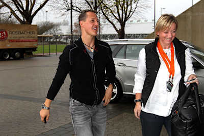 Michael Schumacher mit seiner Managerin Sabine Kehm
