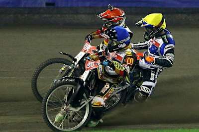 Auch Kevin Wölbert (blau) schied aus der Speedway-EM aus