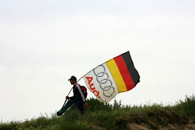 Besondere Idylle: Ein DTM-Fan in den Dünen