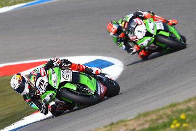 Loris Baz vor Tom Sykes: Das sah Kawasaki in Katar nicht gerne