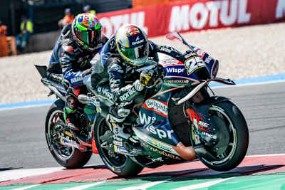 Rául Fernández dicht gefolgt von Franco Morbidelli