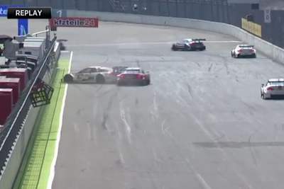 Hier rauscht Molina Farfus ins Heck