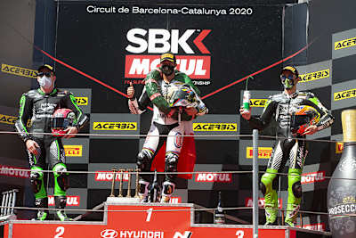 Die Top-3 im zweiten Barcelona-Rennen: Lucas Mahias, Andrea Locatelli und Philipp Öttl (v.l.)