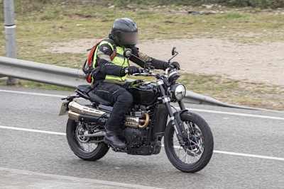 Prorottyp der Triumph Srambler 900: Bekannter Motor im verbesserten Fahrwerk