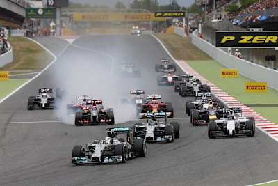 Den Grundstein für seinen vierten Sieg in Folge legte Lewis Hamilton schon beim Start