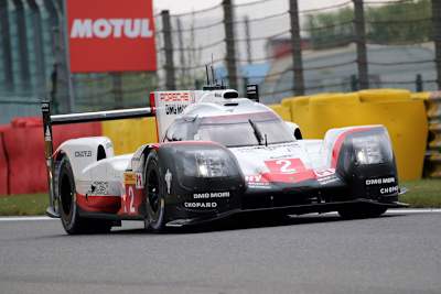 Der Porsche 919 Hybrid der WM-Leader Timo Bernhard, Earl Bamber und Brendon Hartley