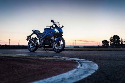 Yamaha YZF-R3: 321 ccm und schon ein richtiger Supersportler