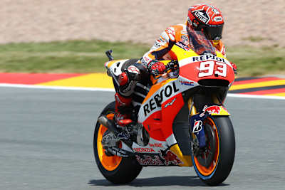 Weltmeister Marc Márquez fährt auf dem Sachsenring überragend