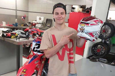 Henry Jacobi mit neuem Kopfschutz