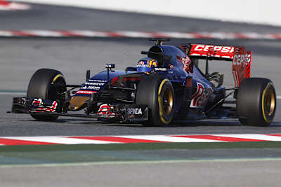 Carlos Sainz mit eigentümlichen Hörnchen an der Fahrzeugnase