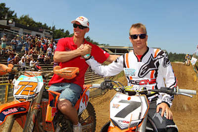 Rekordweltmeister Stefan Everts (li.) lud ein, und Stars wie Kimi Räikkönen kamen