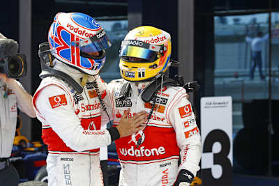 Hamilton und Button können ihr Glück kaum fassen