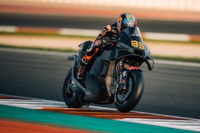 Brad Binder auf dem ersten 2023-Prototyp: Erste Aero-Updates aus England von Red Bull Racing
