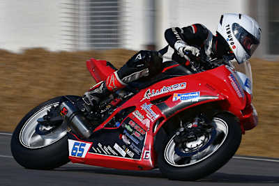 Joey Den Besten holt den IRRC-Supersport-Titel zurück in die Niederlande