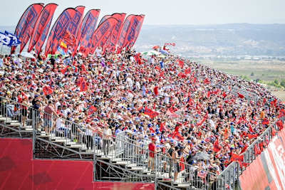 SPEEDWEEK.com gibt eine Übersicht, wo es die Trainings und Rennen der MotoGP, Moto2 und Moto3 in Aragon zu sehen gibt