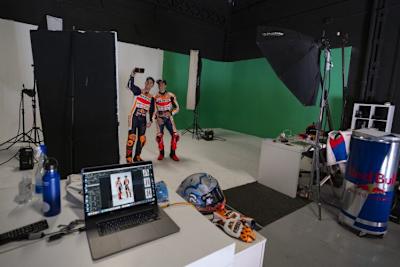 Hinter den Kulissen mit Pol Espargaró und Marc Márquez