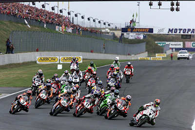 In Oschersleben gastierte die Superbike-WM 2004 zum letzten Mal