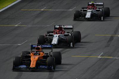 Kimi Räikkönen kam kurz hinter Carlos Sainz ins Ziel