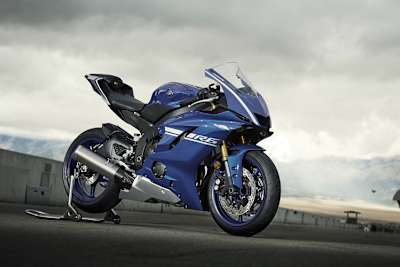 Yamaha R6, Modell 2017: Lieferbar ab April 2017 in Blau und Schwarz