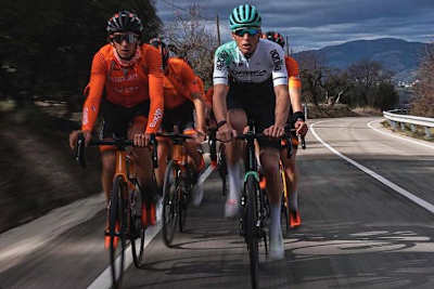 Flotte Trainingspartner für Aleix Espargaró (vorne rechts)