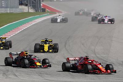 Vettel gegen Ricciardo: Wenige Kurven später krachte es