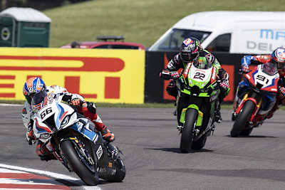 Tom Sykes vor Alex Lowes und Leon Haslam
