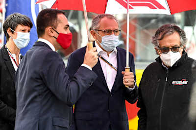 Formel-1-CEO Stefano Domenicali (Mitte)