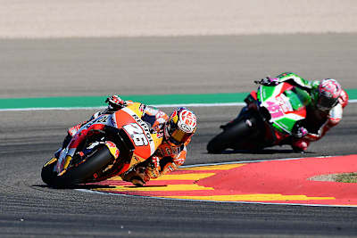 Dani Pedrosa vor Aleix Espargaro