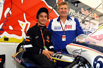 Sissis (li.) mit Rossis Crewchief Jeremy Burgess