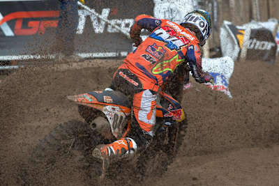 Jeffrey Herlinhgs gewinnt den ersten Lauf in Lommel