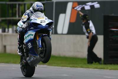 Leon Camier siegte dieses Jahr schon in Donington