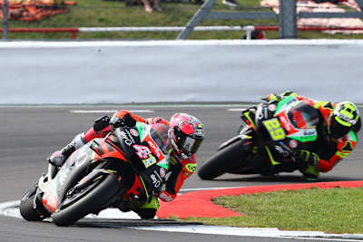 Aleix Espargaró vor Andrea Iannone: Bekommen die Aprilia-Werksfahrer in Zukunft Verstärkung?